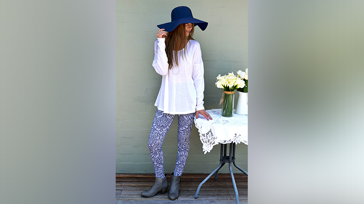 55+ Leggings Outfit Ideas That Are Hot Right Now