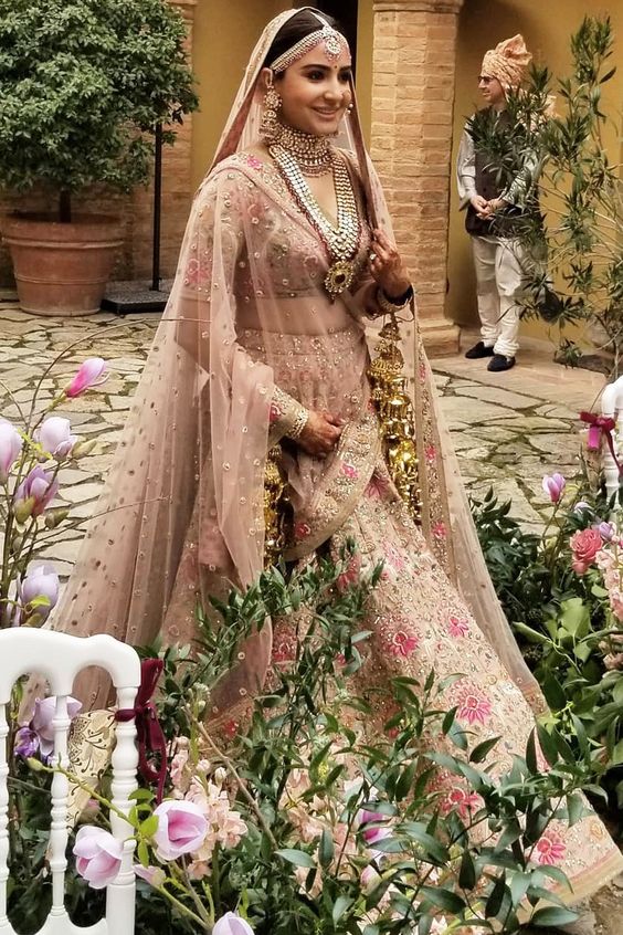 Anushka Sharma Wedding Outfit.jpg Anushka Sharma Wedding Outfit.jpg