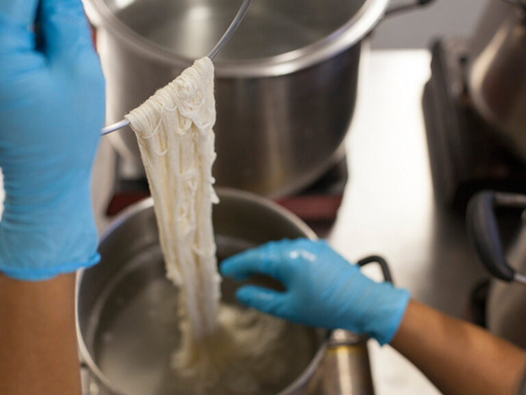 Natural Dyeing Methods Used in Fabric Design! Hunar Online Course