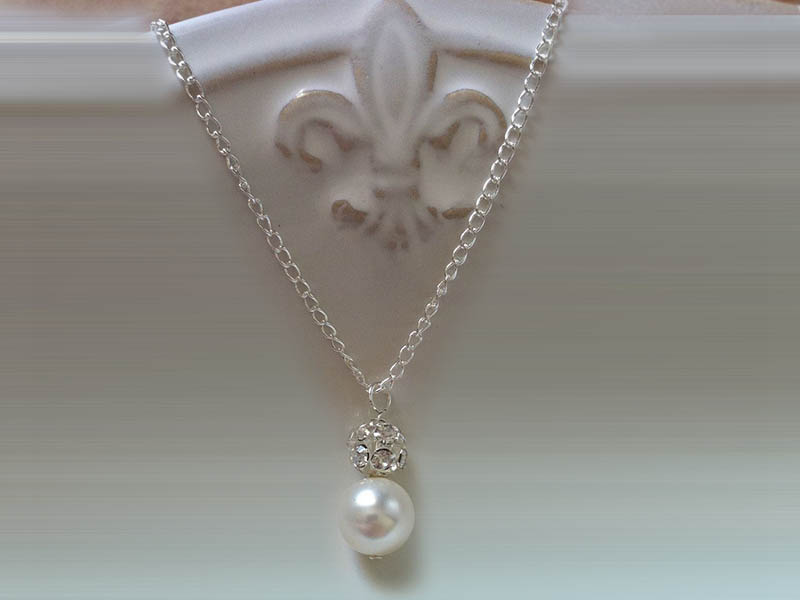 pearl pendant