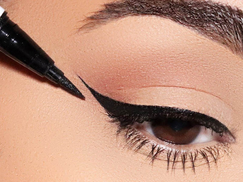 winged eyeliner winged eyeliner