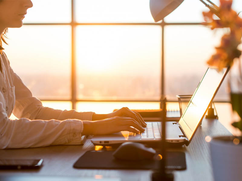 Online Learning Online Learning