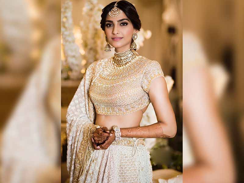 Sonam Kapoor in Lehenga Sonam Kapoor in Lehenga