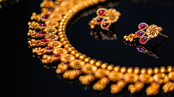 Traditional saree hotsell jewellery